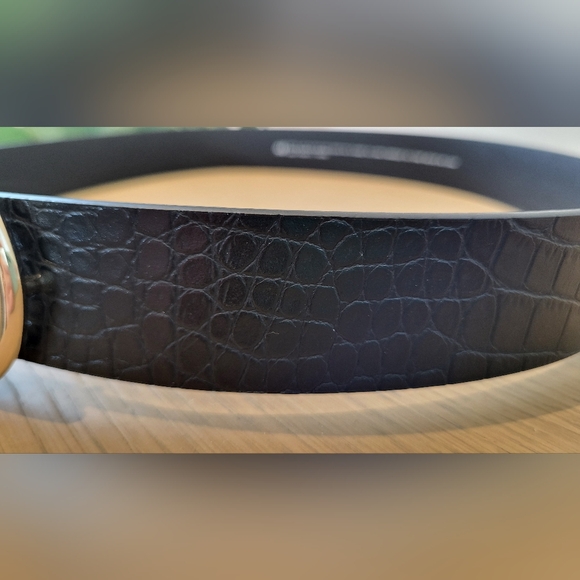 H&M NWOT Black Belt with Gold Hardware Size M - Picture 6 of 8